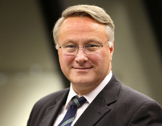 Prof. Dr. Jörg Westphal von der FOM Hochschule