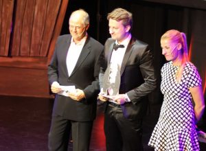Health Media Award 2016: Prof. Dr. Matusiewicz (Mitte) mit Health:Angel, Tony Westwood und Antje Hamer (Foto: HMA 2016)