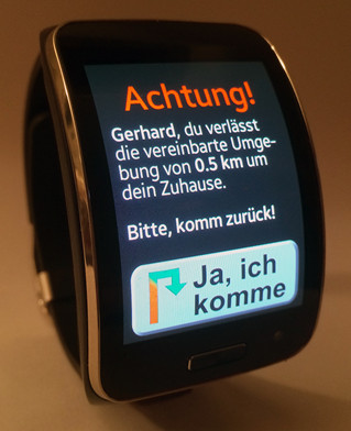 Beispiel für eine Smartwatch App: Das Hausnotrufsystem von Dr. Rainer Lutze und Prof. Dr. Klemens Waldhör (FOM) für ältere Menschen. Bild mit freundlicher Genehmigung der Dr.-Ing. Rainer Lutze Consulting.