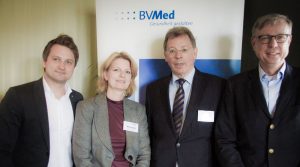 Prof. Dr. David Matusiewicz, Antje Niemeyer, Prof. Dr. Herbert Rebscher und Dr. Markus Müschenich (v.l.; Foto: bvmed.de)