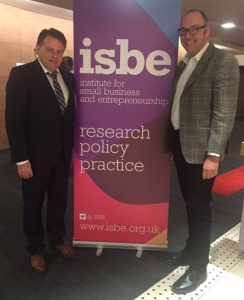 Dr. Hartmut Meyer (l.) und Prof. Dr. Thomas Heupel bei der isbe-Konferenz in Paris